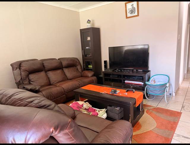 3 BEDROOM HOUSE FOR SALE IN WATERKLOOF EAST